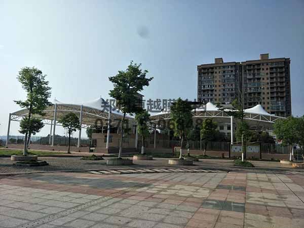 邵陽市新邵縣法治廣場門球場膜結(jié)構罩棚/頂棚膜材整體照